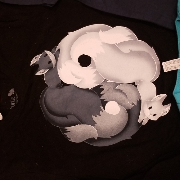 TeeTurtle Girls Graphic Tees Bundle of 7 Junior Small EUC - Picture 3 of 9